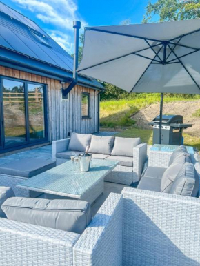 Bella's Lodge Llanelli